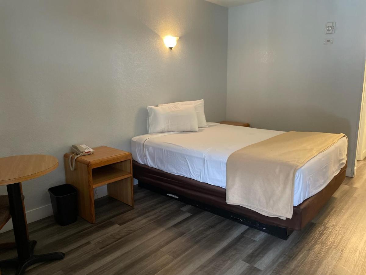 Premier Inns Thousand Oaks Extérieur photo